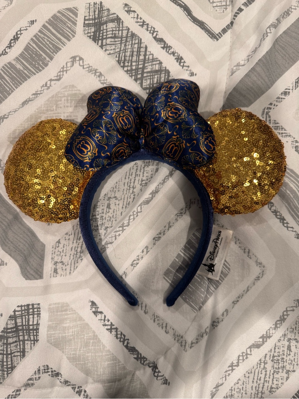 Disney Club 33 Gold Sequin Minnie Ears Headband with Navy Bow - Picture 1 of 5